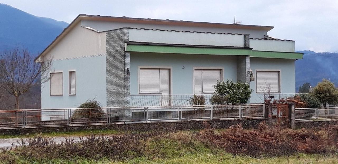 Affittacamere La Foresta Di Sopra Barga Bagian luar foto
